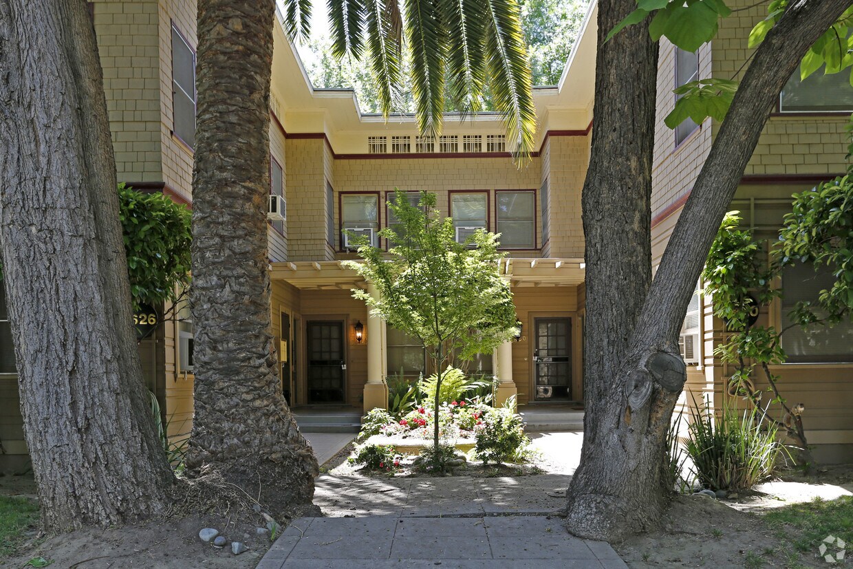 Foto del edificio - 2620 I St