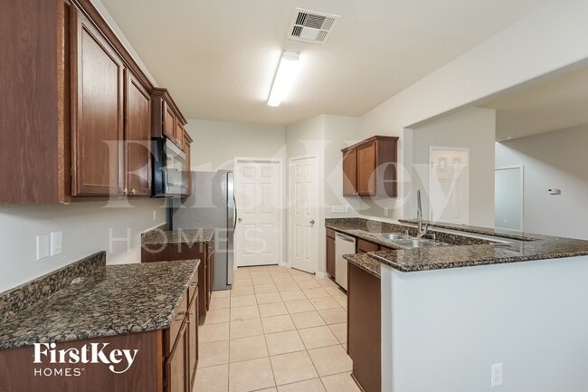 Building Photo - 2027 Golden Topaz Dr