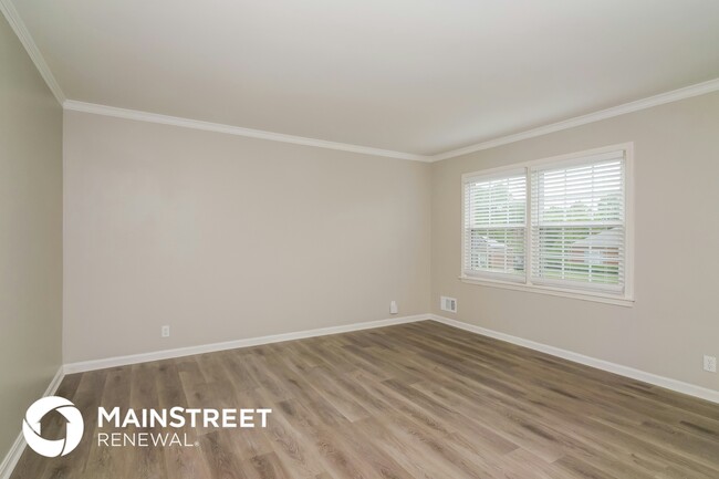Building Photo - 3208 Cabinwood Dr