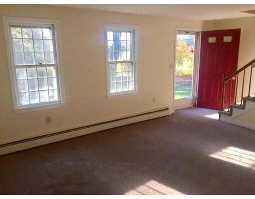 Primary Photo - 15 Erikson Ln