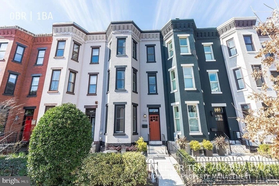 Primary Photo - Fantastic studio apartment, modern in Dupo...