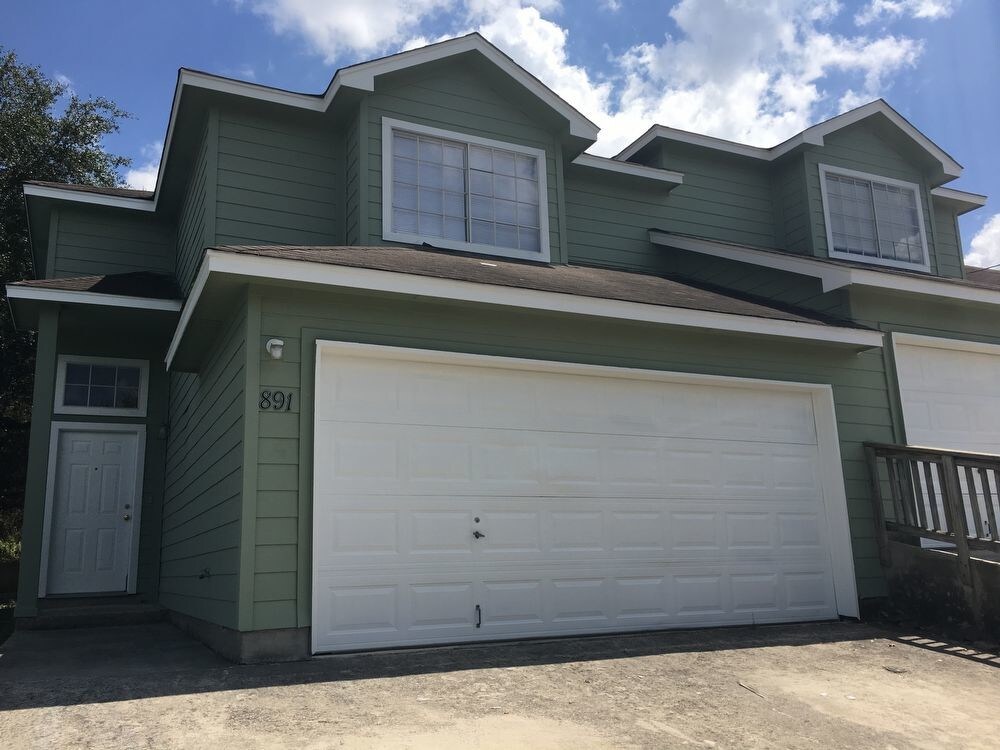 Primary Photo - Luxury 3BR/3.5BA Duplex