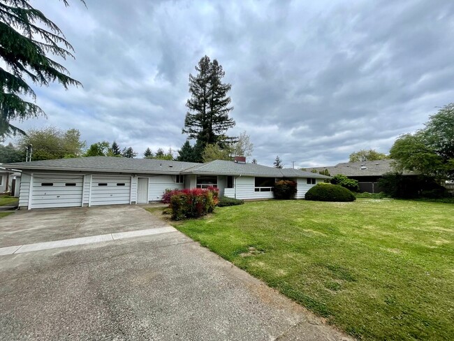 Foto del edificio - 137-137 Briarcliff Dr
