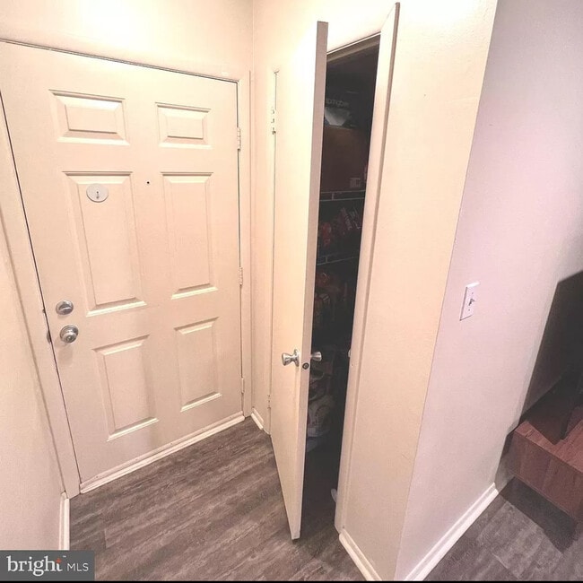 Entry Way - 312A Mitten Ln