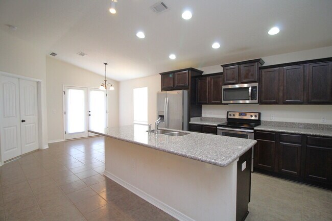 Foto del edificio - Coming March 16th — Upgraded 3-Bed, 2-Bath Pace Home in The Woodlands with Open Floor Plan, Bonus...