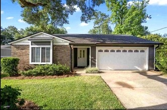 Building Photo - 2421 Wintergreen Rd