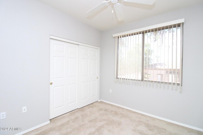 Foto del edificio - 1445 E Broadway Rd