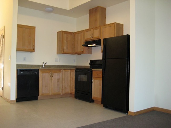 Building Photo - Broadway Vantage Apartments