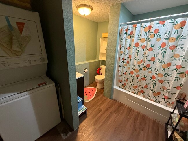 Building Photo - 206 N Main Ave