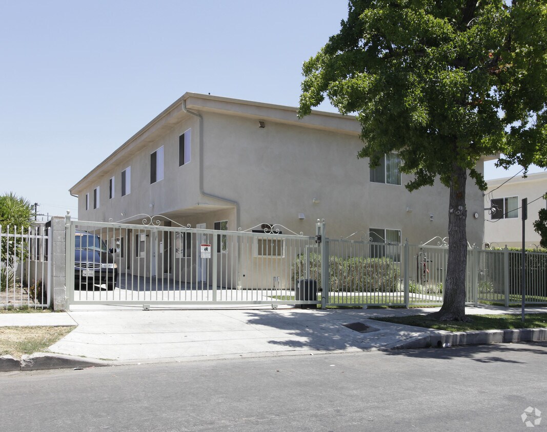 Primary Photo - 6842 Agnes Ave
