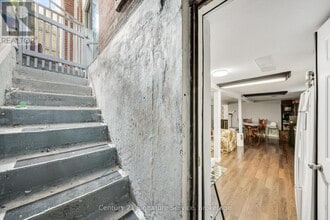 Building Photo - 144 Voltarie Cres