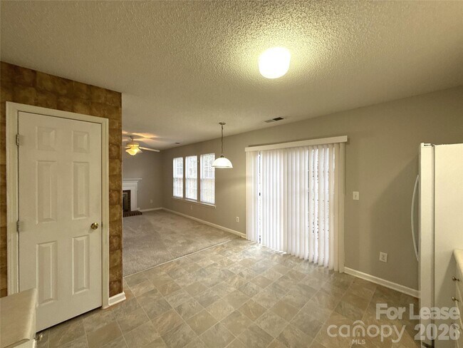 Foto del edificio - 9707 Baxter Caldwell Dr