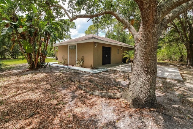 Building Photo - 15733 82nd Ln N