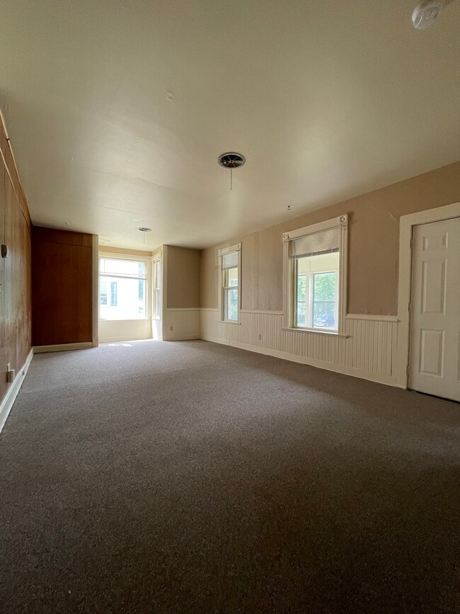 Living Room - 1023 E Grand Ave