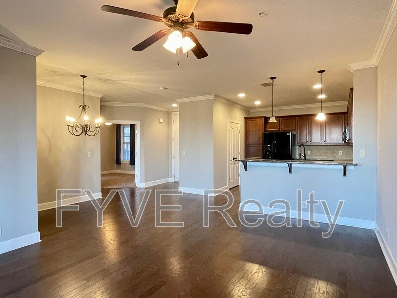 Primary Photo - 307 Seven Springs Way