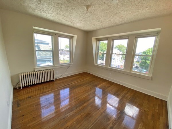 Foto del edificio - 504 Warren St