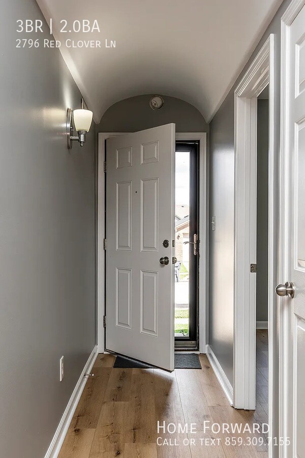 Foto del edificio - 2796 Red Clover Ln