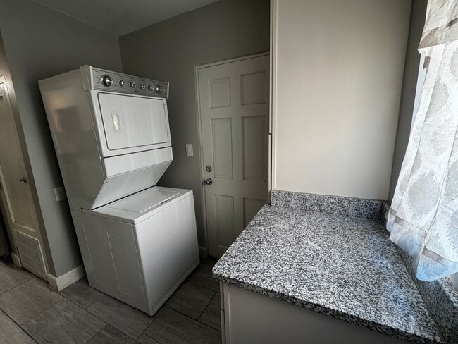 Foto del edificio - Home near UNM.