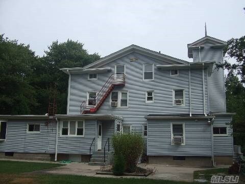Building Photo - 2 Smith Ave