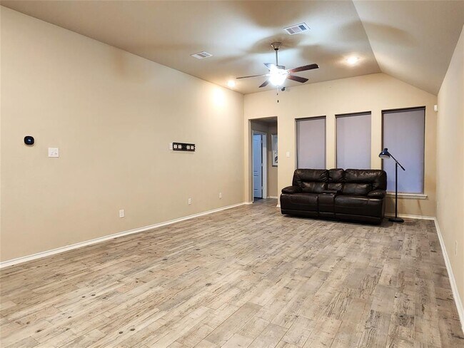 Foto del edificio - 8730 Trenton Landing Ln