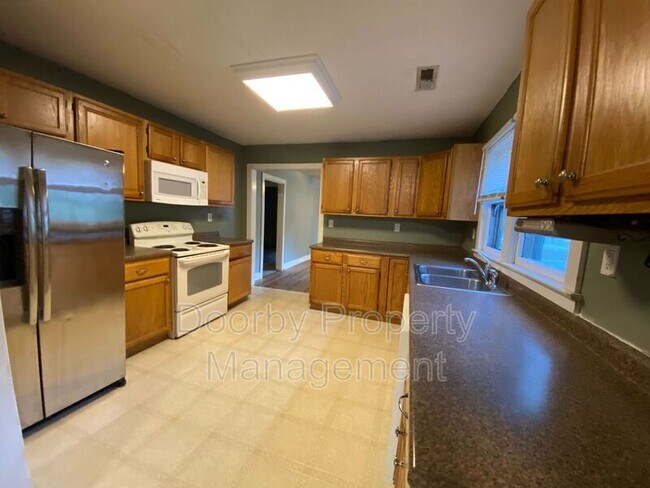 Foto del edificio - 627 Lupton Dr