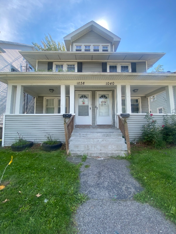 Foto del edificio - 1040 S Plymouth Ave