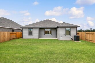 Building Photo - 15671 Honey Cv Dr