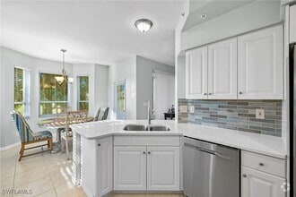 Building Photo - 12618 Fox Ridge Dr