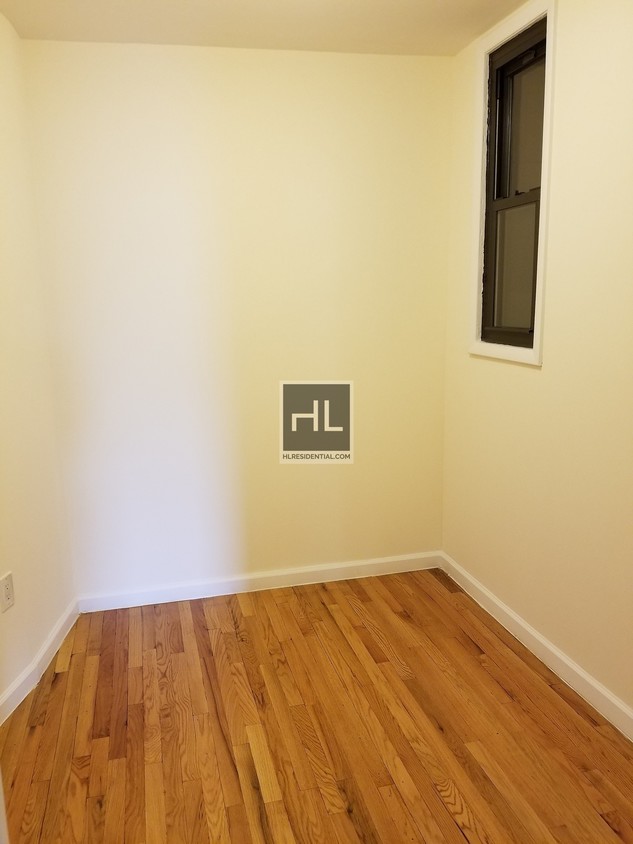 Building Photo - Upper East Side Junior One Bedroom.