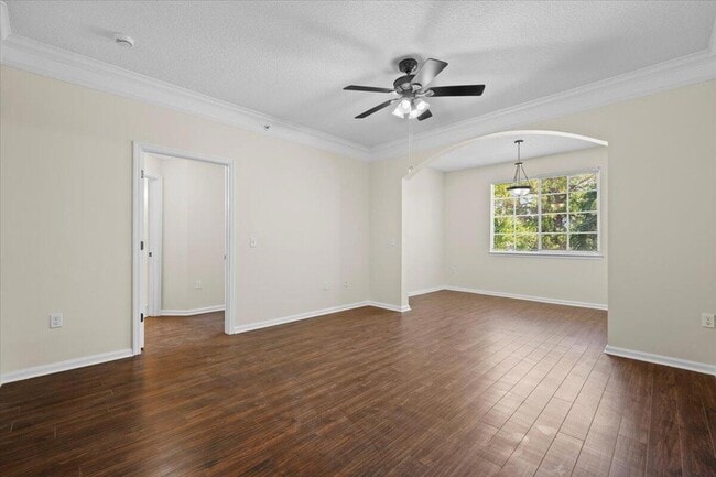Foto del edificio - 6203 Myrtlewood Cir W
