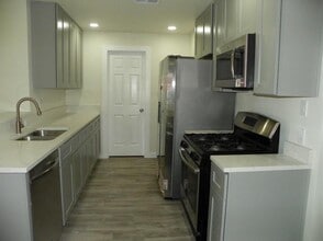 Building Photo - 1306 Colony Creek Dr