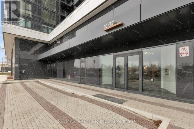 Building Photo - 1037 The Queensway