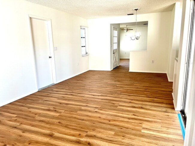 Combined dining/family room - 6932 124th Ave