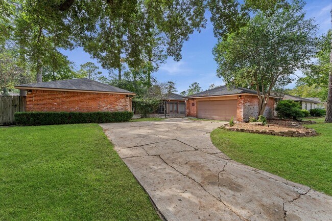 Foto del edificio - 12319 Campos Dr