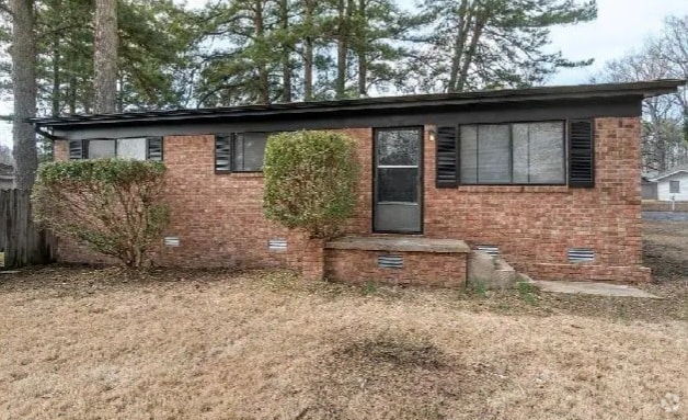 Building Photo - 2502 N Lakeview