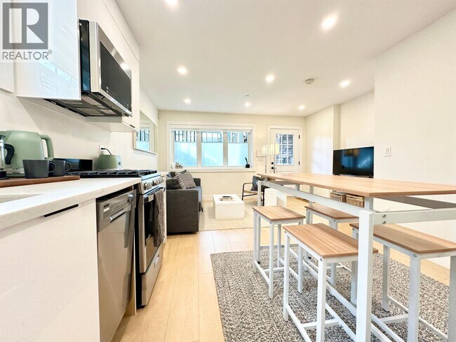 Photo du bâtiment - 1672 E 15th Ave