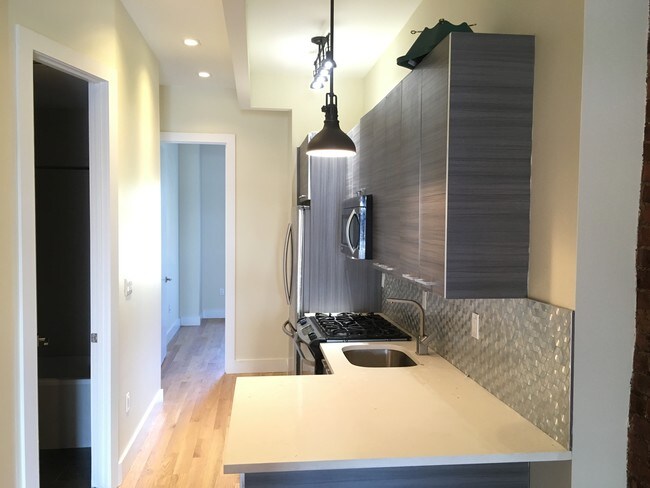 Foto del edificio - 404 Seneca Ave