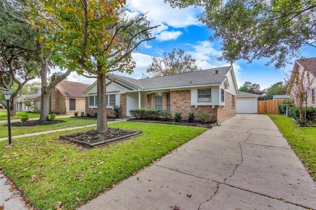 Building Photo - 1811 Quail Valley E Dr