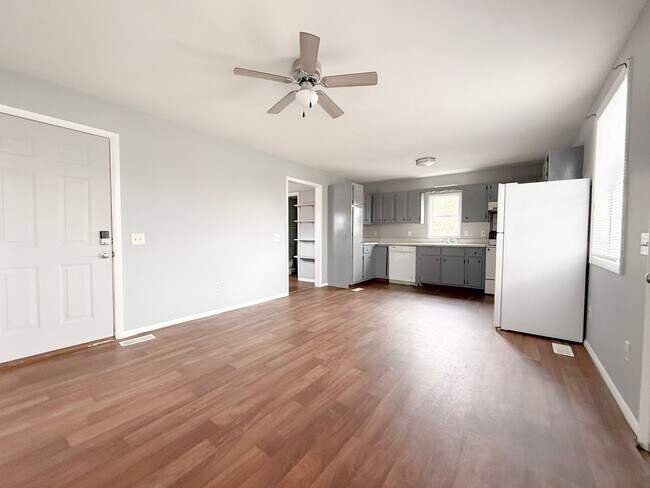 Foto del edificio - 230 W Jere Whitson Rd