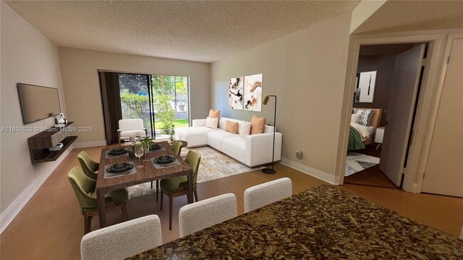 Foto del edificio - 8290 Lake Dr