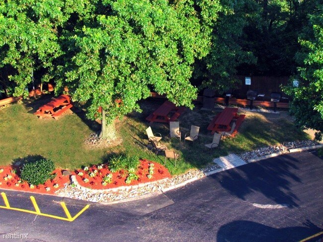 Foto del edificio - 100 Bryn Mawr Ct E