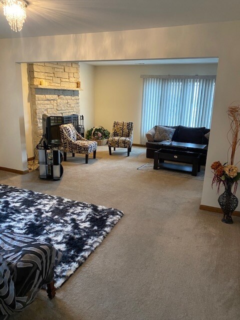 Foto del edificio - 8821 N Greenwood Ave