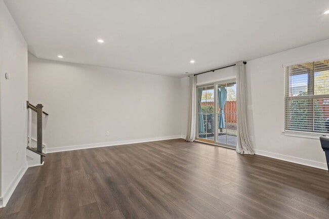 Photo - 117 Eagle Wood Dr Townhome