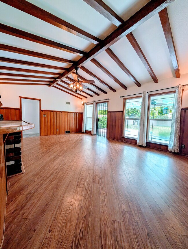 Foto del edificio - 1308 Claremont Pl