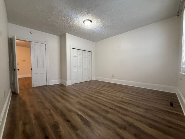 Foto del edificio - 2476 W 10th St