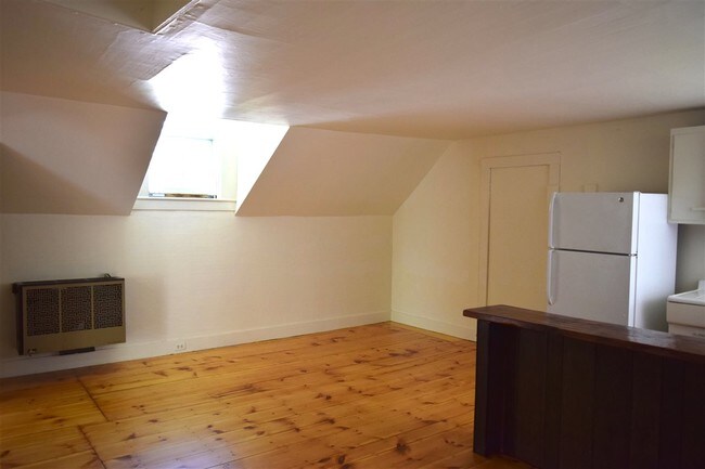 Building Photo - 31 S Village Rd