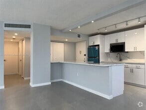 Building Photo - 1300 NE Miami Gardens Dr