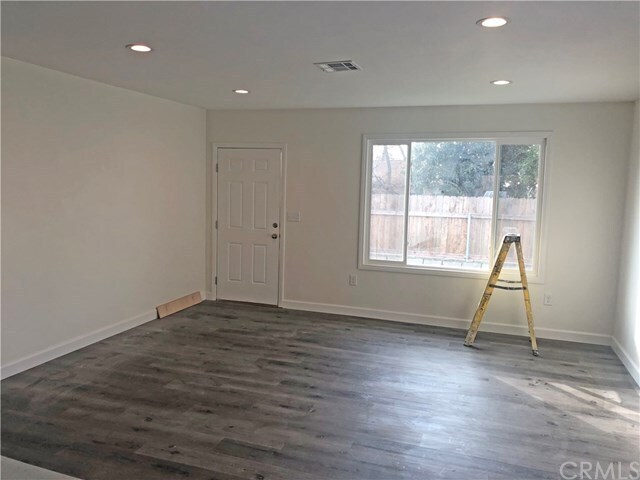 Building Photo - 207 Sierra Pl