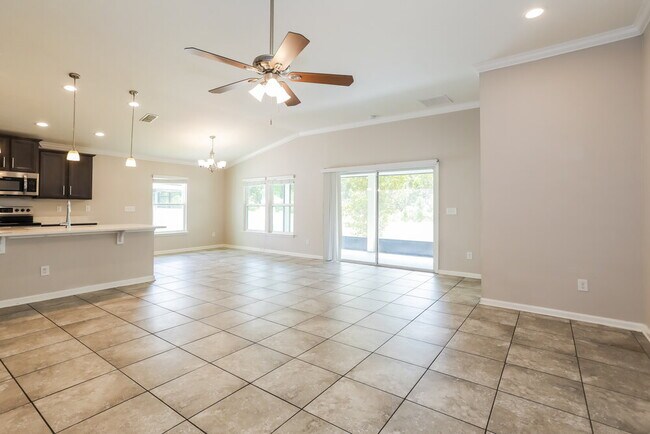 Foto del edificio - 4149 Fishing Creek Ln