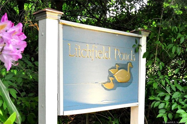 Foto del edificio - 93 Litchfield Ponds Dr